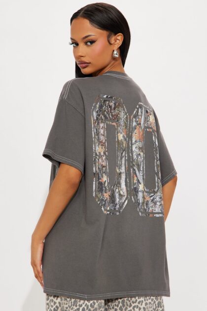 تيشيرت ليكسي مموه واسع مغسول - فاحم