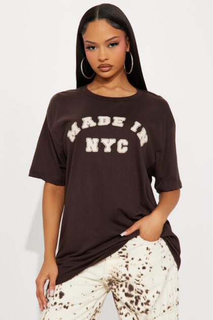 تيشيرت "صنع في نيويورك" واسع - بني غامق