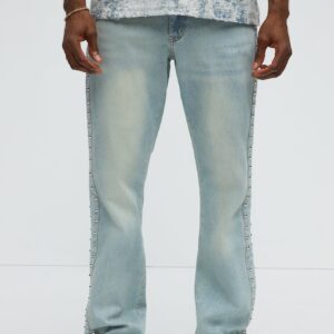 جينز سكيني فلير مكدس ومرصع من الجانب – غسيل فاتح