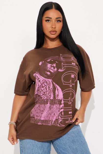 تيشيرت بيجي "سبريد لوف" واسع مغسول - بني غامق