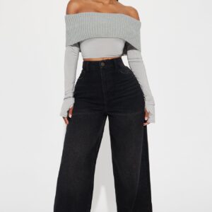جينز أرجل واسعة مع ثنية “أنيكا” – غسيل أسود