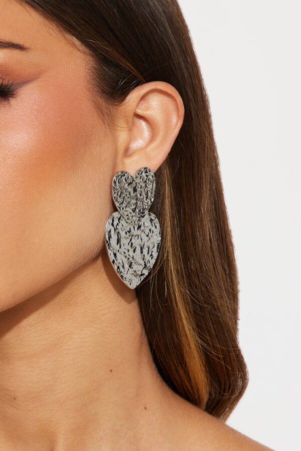 أقراط متدلية "لوفلي هارتس" - فضي