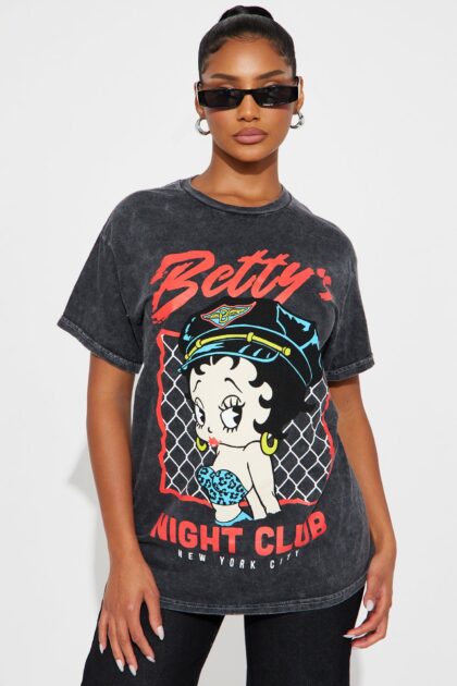 تيشيرت "نادي بيتي الليلي" مغسول - أسود