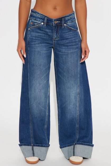 بنطلون جينز واسع مطوي الحافة - غسيل داكن