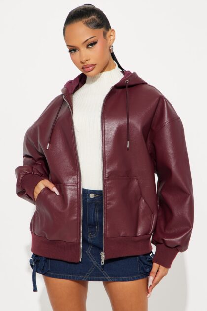 جاكيت بومبر جلد صناعي واسع "أليكس" - عنابي