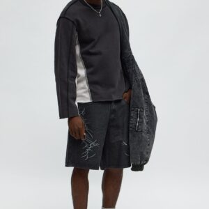 سويت شيرت “تايسون” بقصة مريحة وتصميم كولور بلوك – أسود باهت (وش)