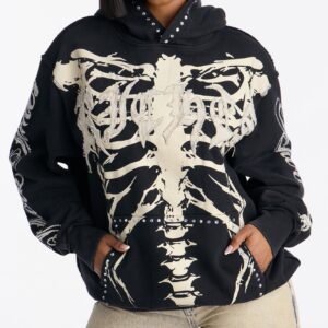 سويت شيرت هودي مرقع بأحجار الراين (أوقات مظلمة) – أسود