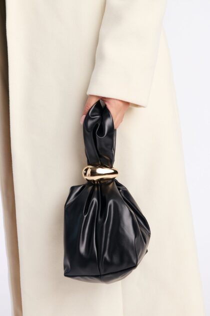 حقيبة يد (كلتش) "آ لا مود" - أسود