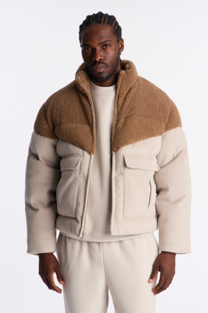 جاكيت بافر بألواح فرو صناعي بارزة - بيج