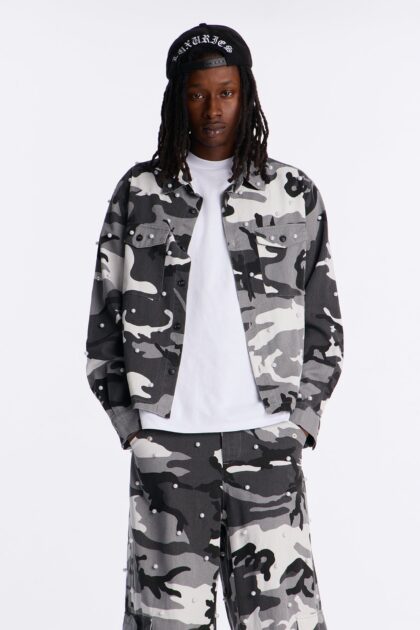 قميص "بيرل وايلدن" مموه بأزرار - أسود