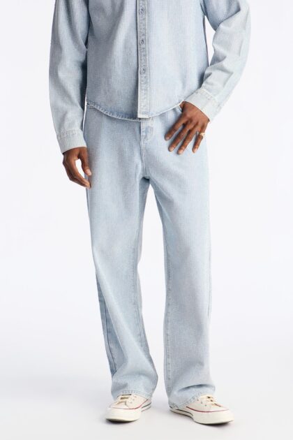 جينز "جولد دريفت" واسع مرصع - غسيل فاتح