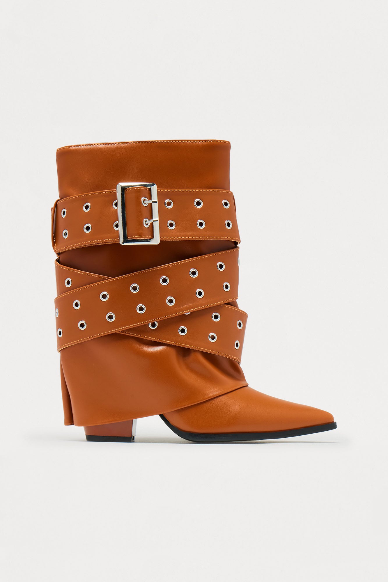 12 05 25 SL 2 NORESTRICTION Tan KP 15 26 54 FLATLAY 1274 PXF SG