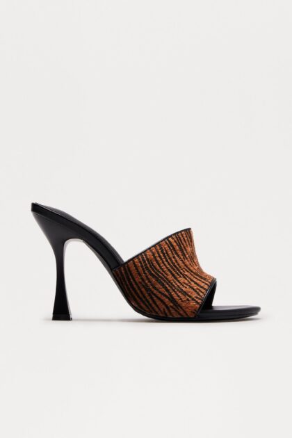 import placeholder for karime animal black main