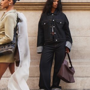 جينز نيلة بخصر مطوي وخياطة متباينة – واسع الساق