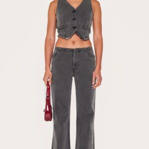 جينز مستقيم بخصر منخفض وحزام خفي – أسود مغسول