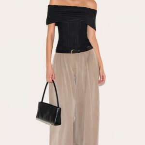 توب مضلع أسود بتصميم طية (فولد أوفر)