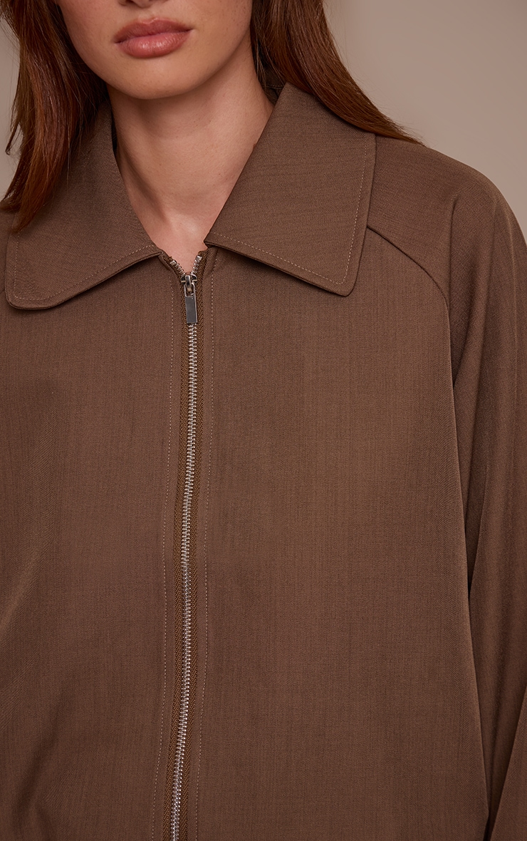 جاكيت بومبر موكا بتصميم عملي ورباط تضييق جاكيت بومبر موكا بتصميم عملي ورباط تضييق