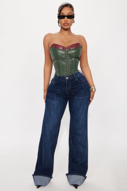 جينز طويل "أون ماي رادار" بكفة - غسلة داكنة