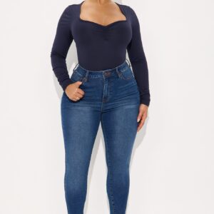 جينز “سان دييغو” سكيني بخصر عالٍ لنحت القوام