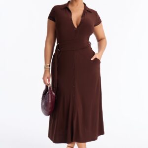 فستان “إليز” ميدي بأزرار – بني شوكولاتة