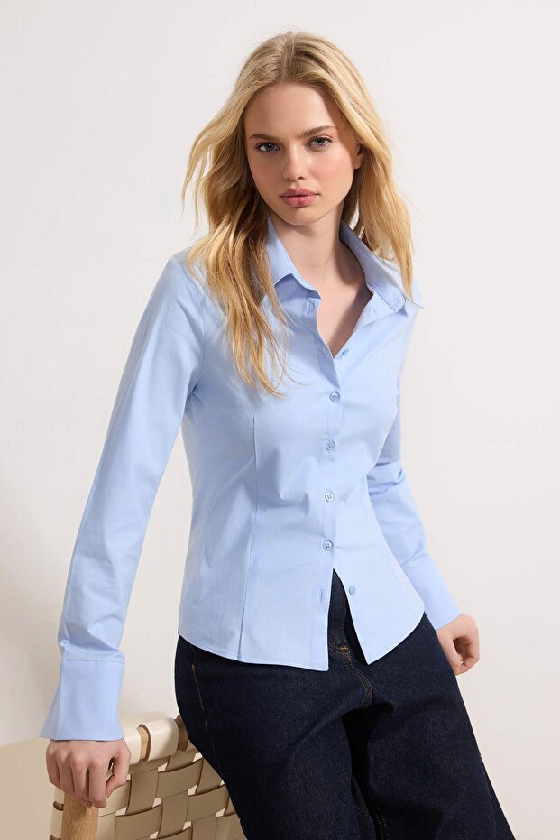 Wardrobe Essentials قميص أزرق فاتح قطني بقصة محددة خفيفة TWOAW26GO00022