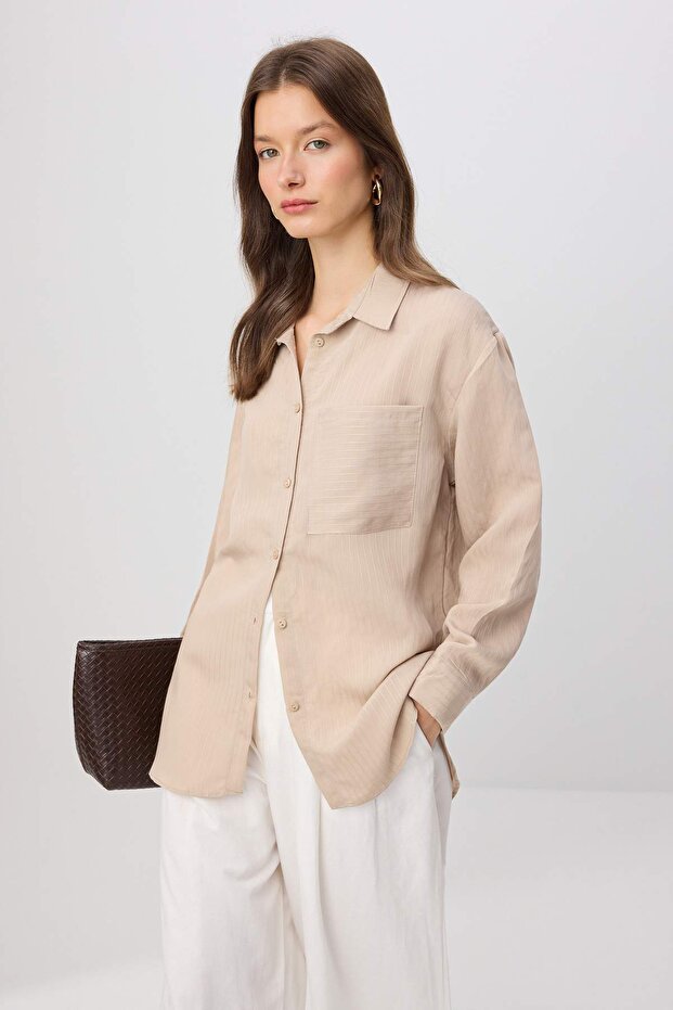 Modest قميص محتشم فيزون مخطط أوفرسايز TCTSS26TG00061