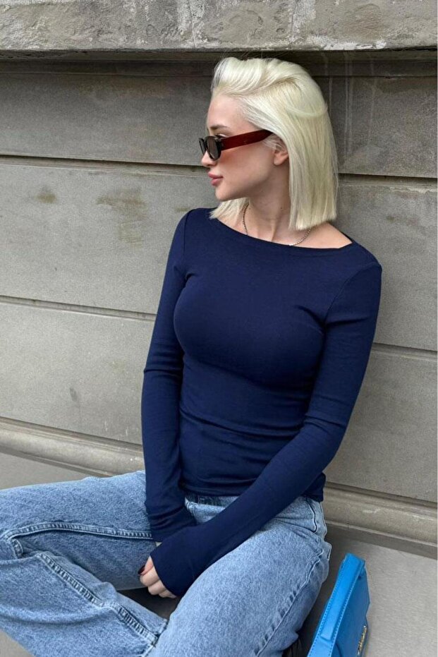 بودي كحلي فائق الخفة من Modal Cashmere بياقة قارب MG2627