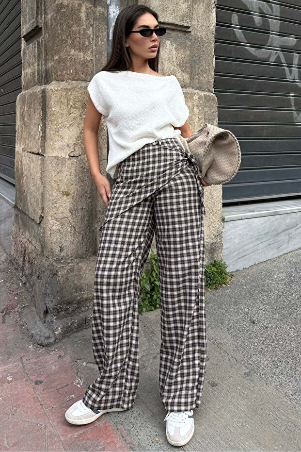بنطلون بني كاروهات مع وشاح MG2734