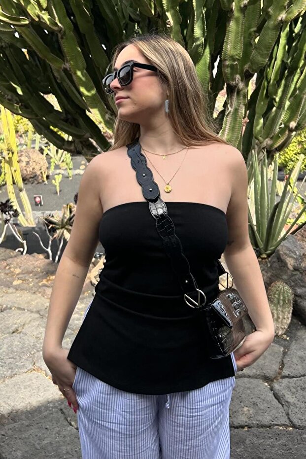 توب أسود Bandeau مطاطي بتفاصيل كشكش MG2164