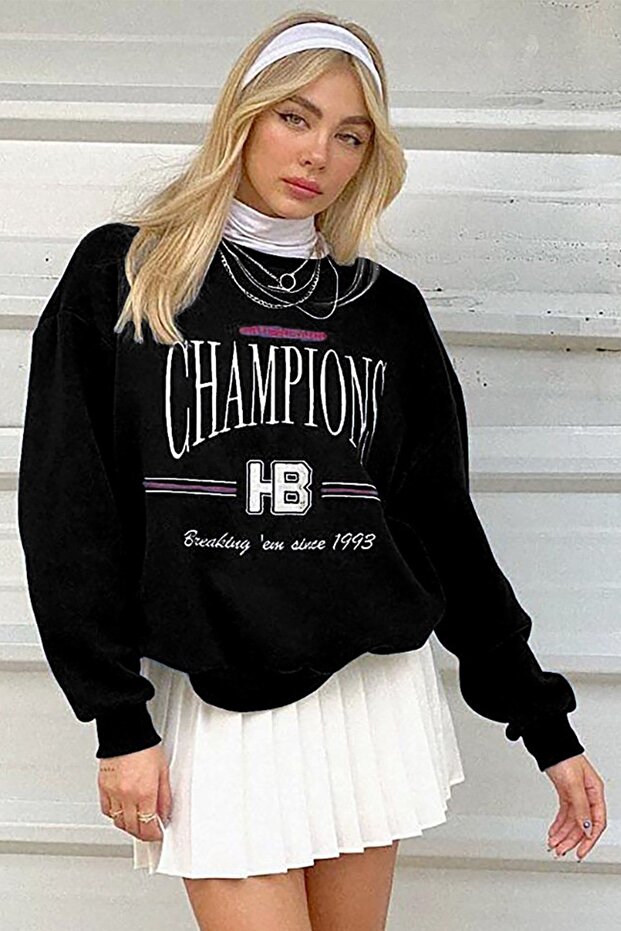 سويت شيرت نسائي أسود من Mad Girls MG930