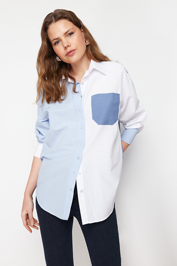 قميص أزرق Color Block بقصة أوفرسايز واسعة TWOSS24GO00136