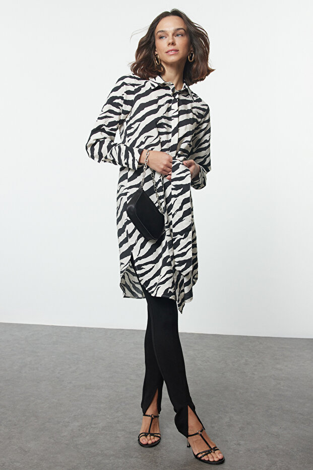 Modest قميص محتشم أسود بنقشة Zebra وقماش Gofre TCTSS24TG00069