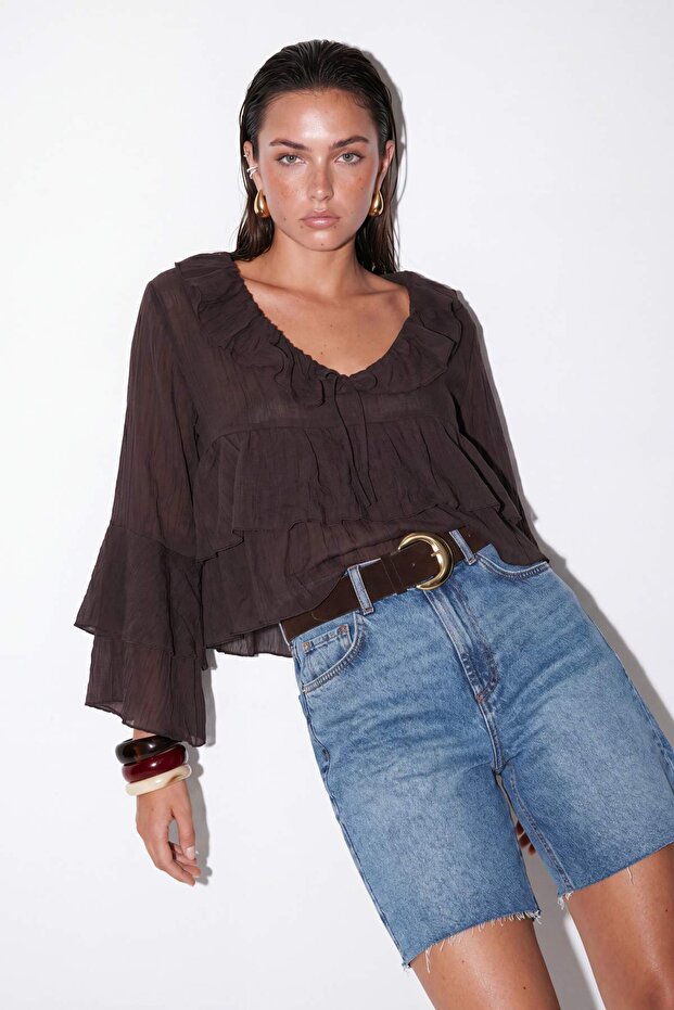 بنطلون منسدل بني ياقة الحافة الأكمام بطبقات بتفاصيل فوالان شفاف قميص